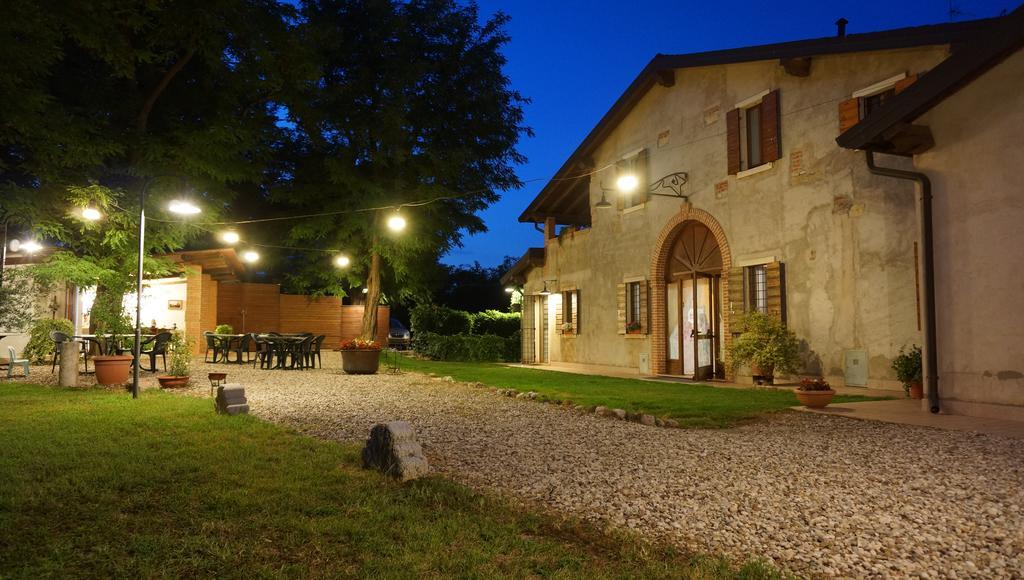 Agriturismo Fior Di Pesco Hotel Sommacampagna Buitenkant foto